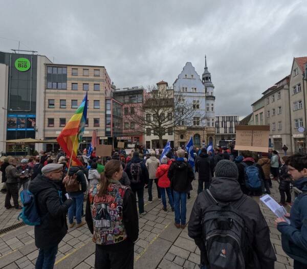 Lokale Koerdische Solidariteitsgroep aanwezig bij de paasmars in Jena