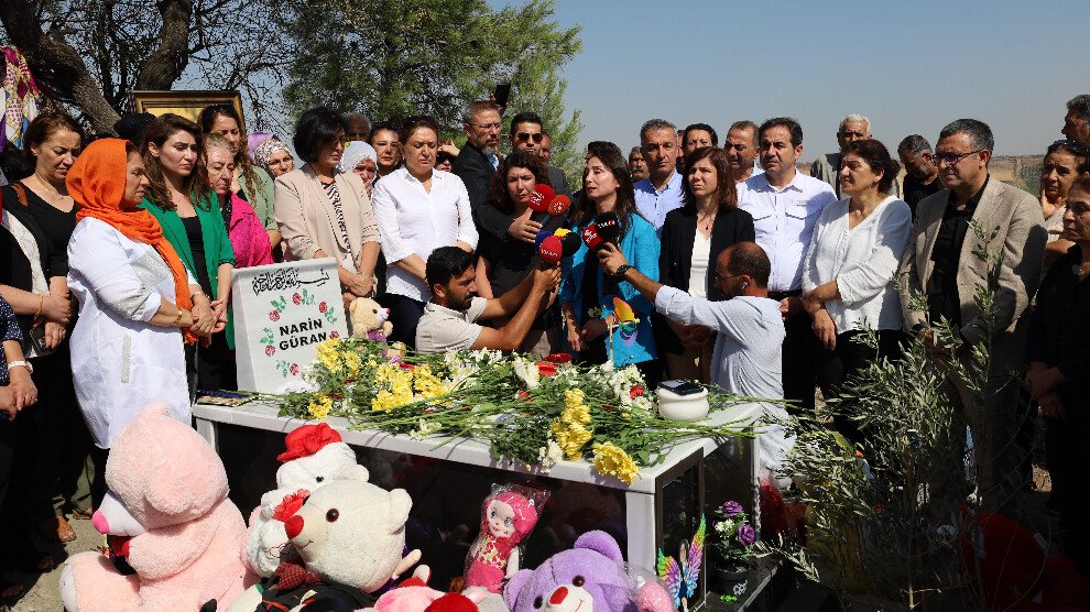 DEM-partij bezoekt graf Narin Güran