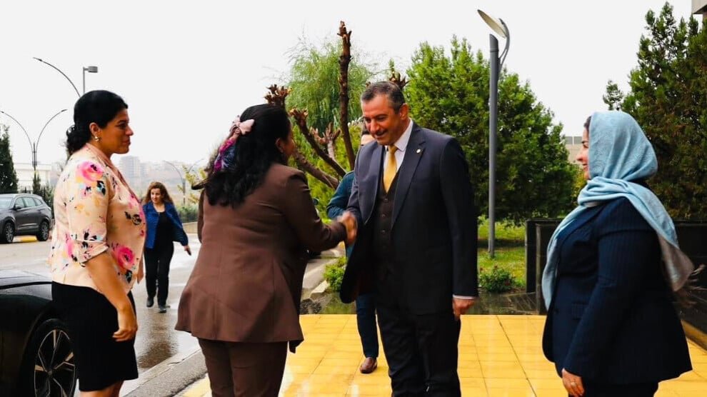Vrouwelijke medeburgemeesters uit Noord-Koerdistan bezoeken Sulaymaniyah, Zuid-Koerdistan