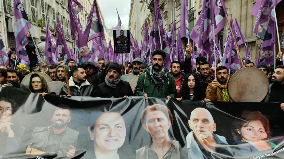 Herdenking in Parijs: Koerdische organisaties eisen opheldering over aanslagen