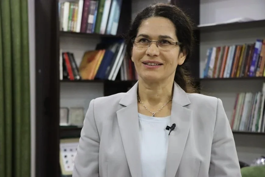 Ilham Ahmed richt zich tot de inwoners van Sheikh Maqsoud, Ashrafieh en de overgangsregering