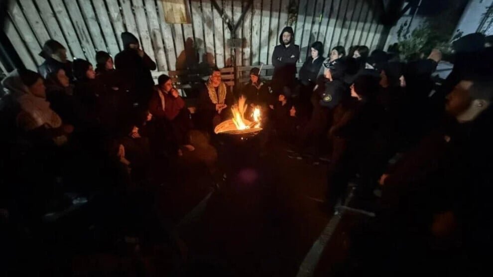Mazloum Abdi bezoekt SDF-strijders ter gelegenheid van het nieuwe jaar
