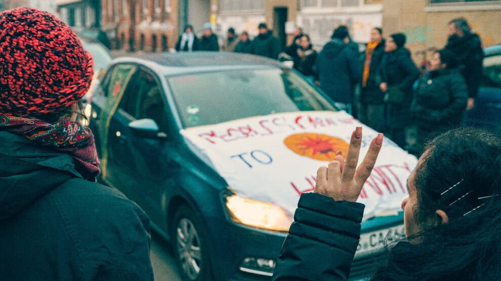 'Volkskaravaan ter verdediging van de mensheid' vertrekt vanuit Hannover naar Rojava