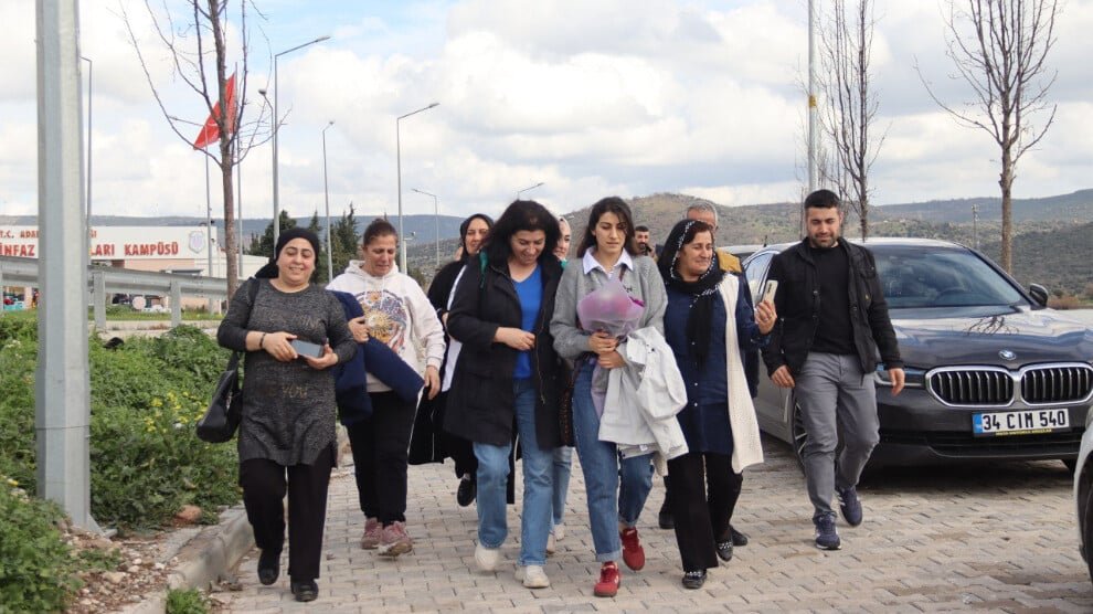 Rozerin Kalkan na bijna tien jaar gevangenschap in Turkije vrijgelaten