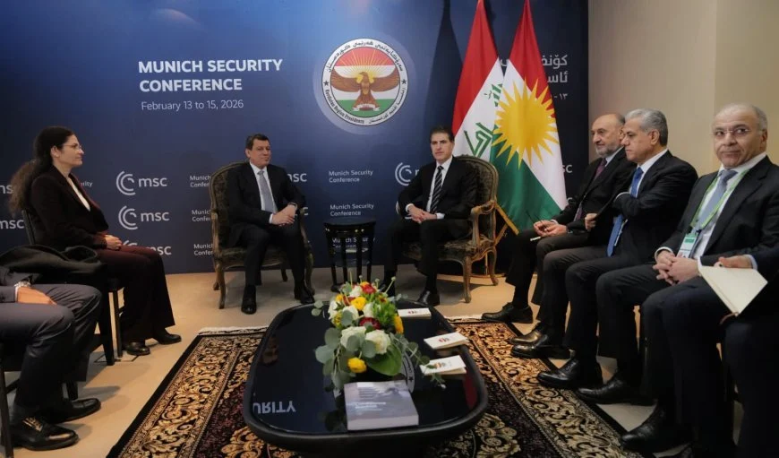 Ilham Ahmed en Mazloum Abdi ontmoeten Nechirvan Barzani in München