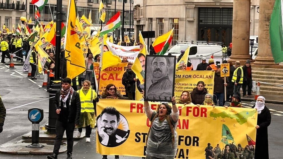 Londen: Öcalan-demonstratie met duidelijke signalen van Britse stemmen
