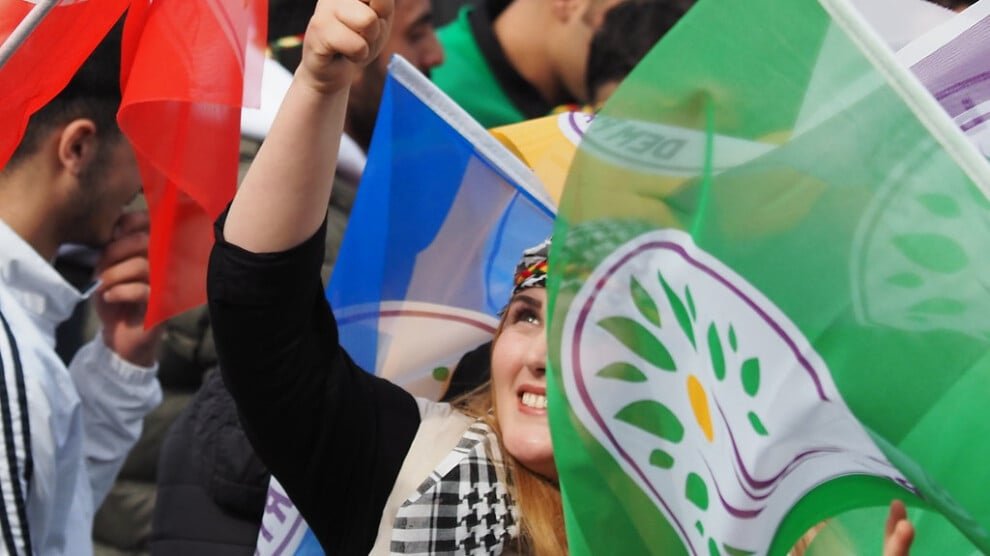 Minstens 13 arrestaties bij invallen in Istanbul