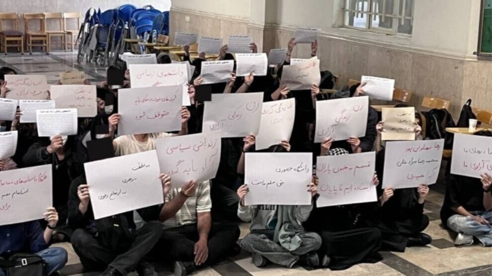 Universiteitsstudenten in Iran roepen op tot algemene staking