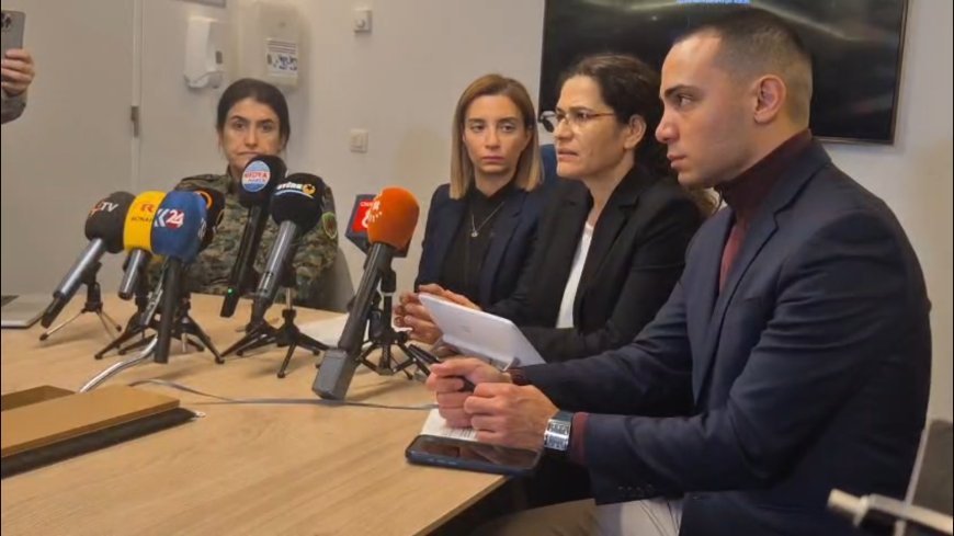 Ilham Ahmed en Rohalat Afrin houden persconferentie voorafgaand aan bijeenkomst Europees Parlement