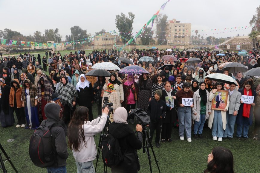 Vrouwenwake in Hasaka roept op tot vrijlating van gevangenen die door de Syrische regering worden vastgehouden