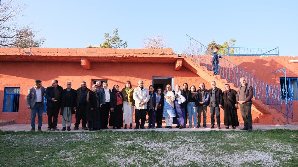 Indiase vrouwendelegatie bezoekt Amara