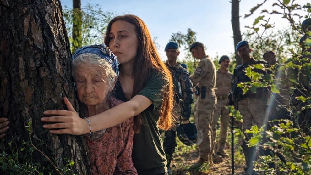 DEM-voorzitter bekritiseert arrestatie van Akbelen-activiste Işık