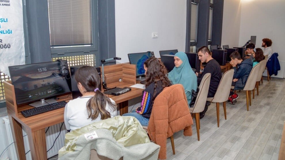 Gemeente Diyarbakır opent audiobibliotheek voor slechtzienden