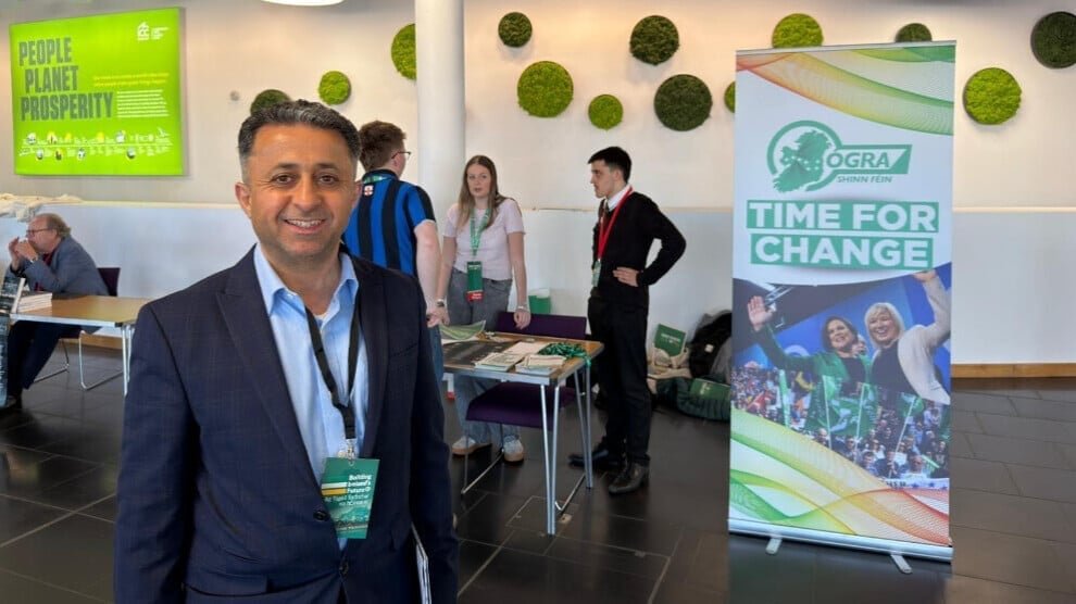 KNK woont congres van Sinn Féin in Belfast bij