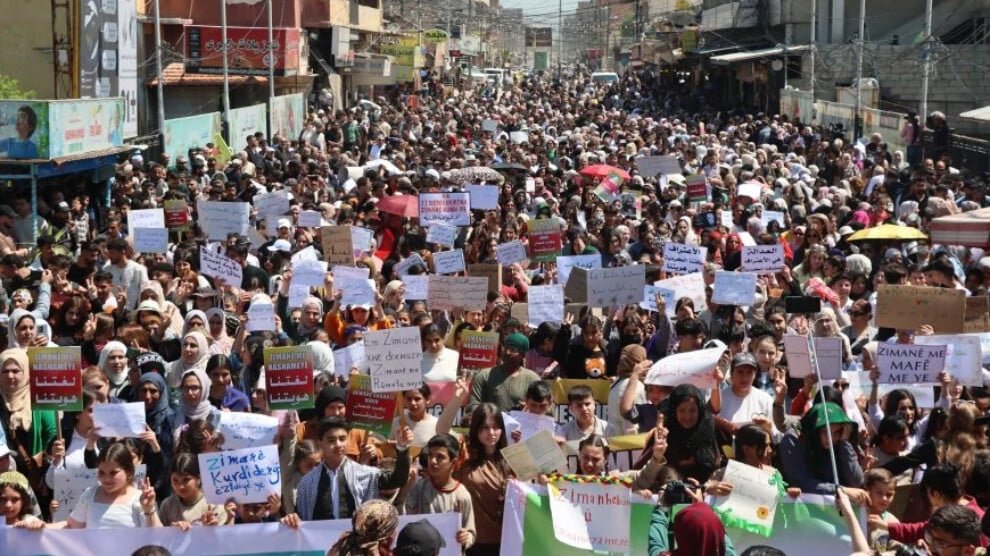 Duizenden demonstreren in Qamişlo voor erkenning Koerdische taal