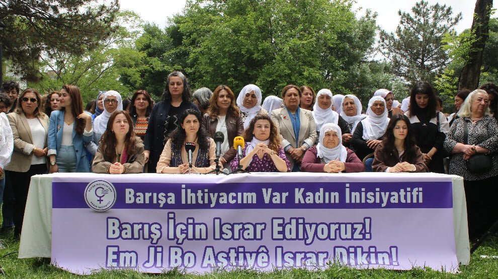 Vrouweninitiatief eist gelijkwaardige onderhandelingen met Abdullah Öcalan