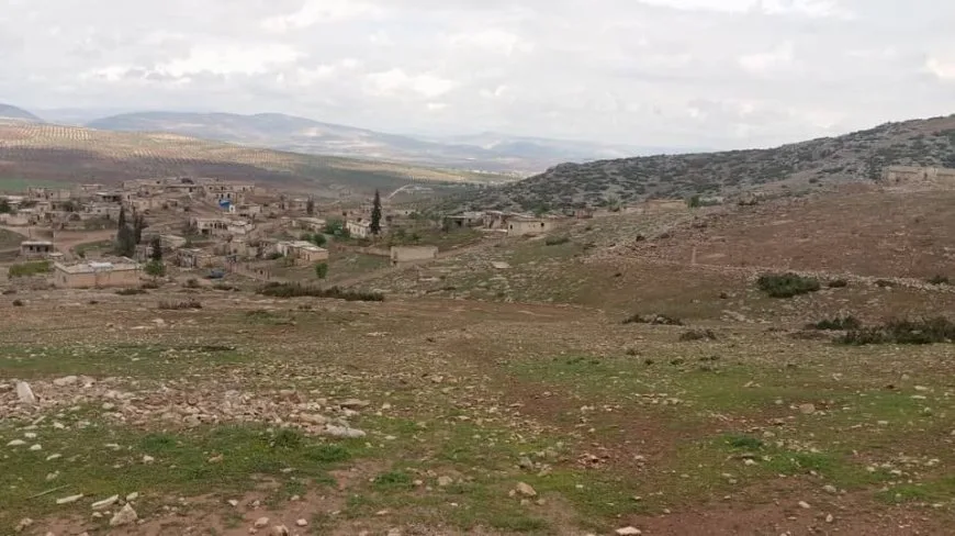 Burgerinitiatief voor de renovatie van de dorpswegen in een dorp in Afrin