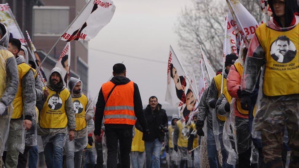 Antirepressiecollectief KAWA: „Door je te isoleren kunnen ze je klein krijgen”