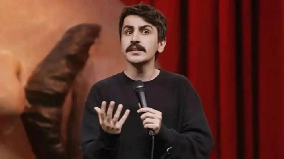 Komiek Deniz Göktaş opgepakt voor „belediging van de president“ en „het in diskrediet brengen van religieuze waarden“