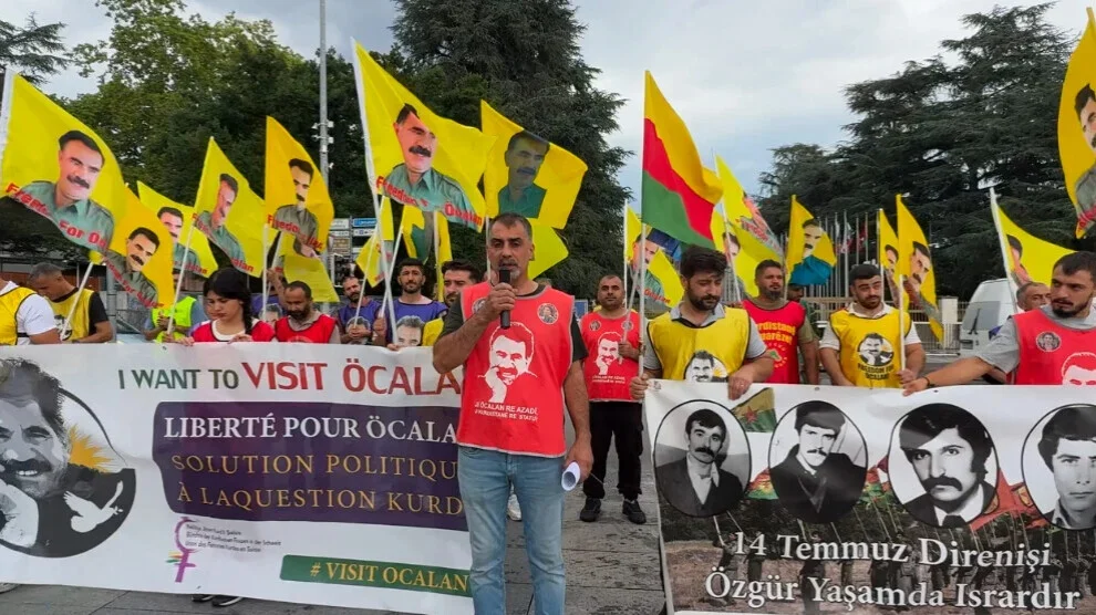 Activisten bij de ‘Wake voor Vrijheid’ in Genève pleiten voor democratische wetten voor het vredesproces