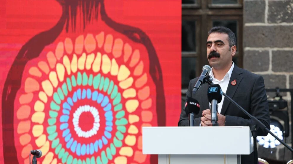 Amed: Medeburgemeester Doğan Hatun treedt af