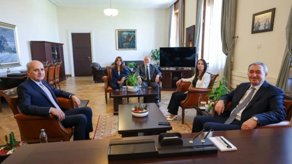 Parlementsvoorzitter Kurtulmuş ontmoet de DEM-partij