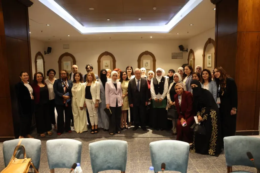 VN-secretaris-generaal ontmoet vertegenwoordigers van 18 Syrische vrouwenorganisaties in Damascus