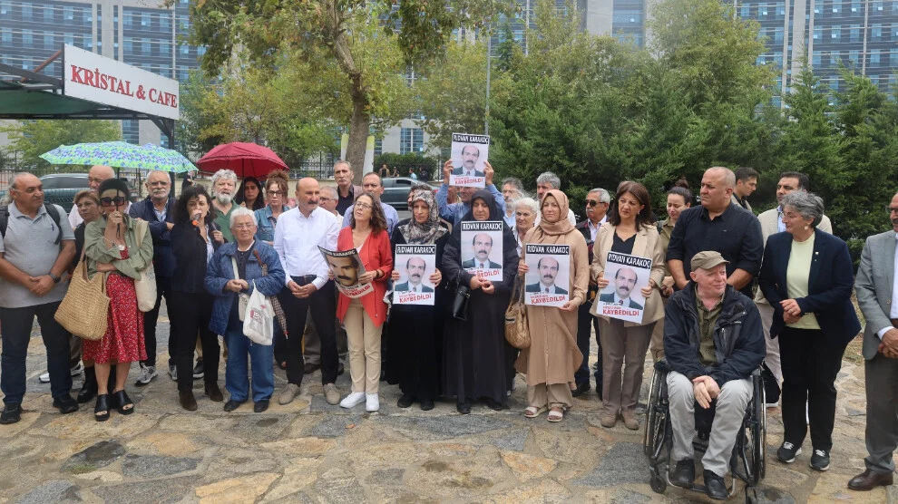 Protest tegen stopzetting van het onderzoek naar de moord op Rıdvan Karakoç