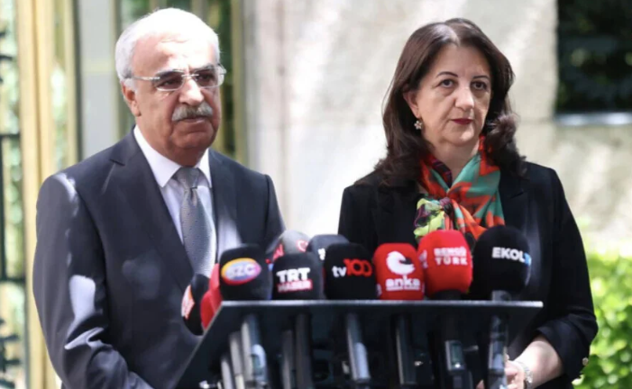 İmralı-delegatie heeft ontmoeting met vicepresident Cevdet Yılmaz