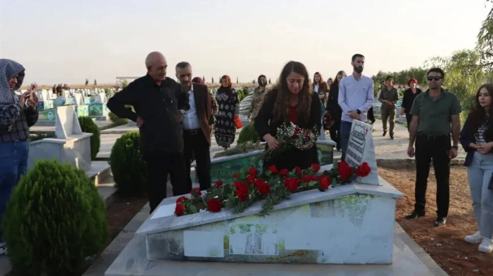 Vrouwendelegatie uit Noord-Koerdistan bezoekt Rojava
