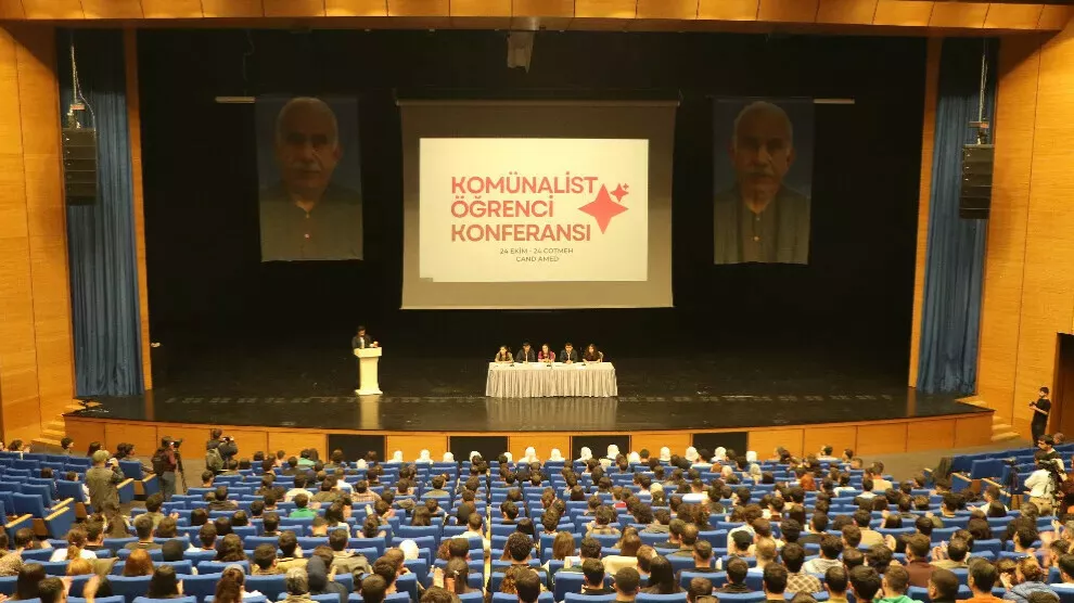 Communalistische studenten bespreken nieuwe organisatievormen in Amed