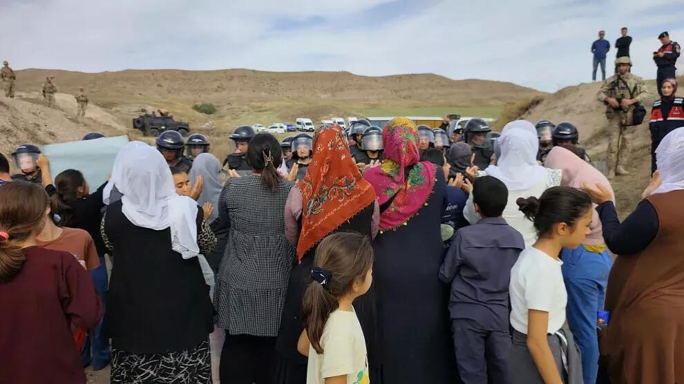 Turks leger blokkeert protest tegen zonne-energiecentrale in Amed