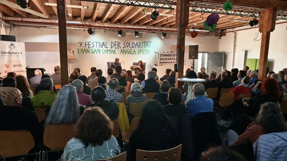 Solidariteitsfestival in Keulen: stemmen voor vrede, vrijheid en mensenrechten